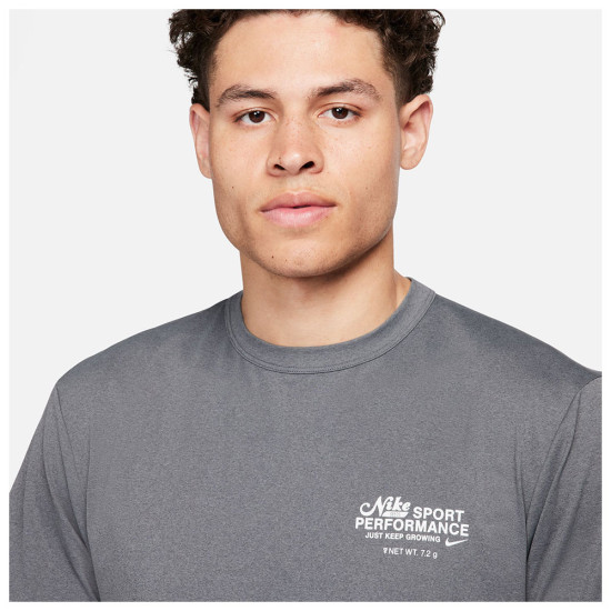 Nike Ανδρική κοντομάνικη μπλούζα Hyverse Dri-FIT UV SS Versatile Top